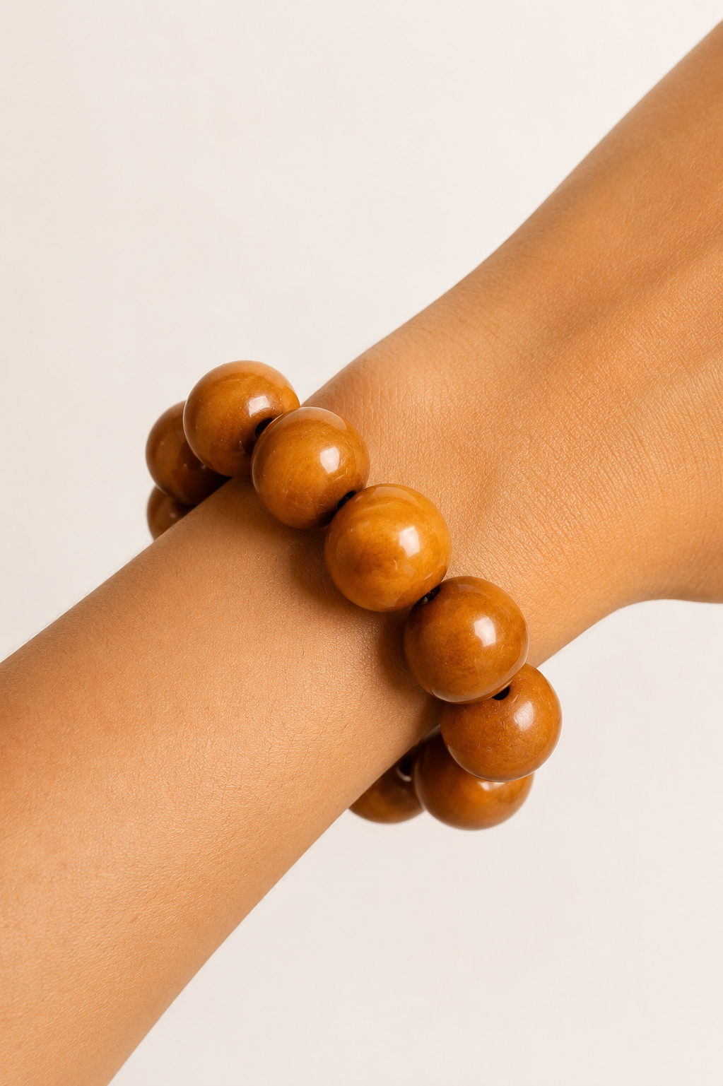 Pulsera de Tagua Artesanal Marrón – Diseño Redondo