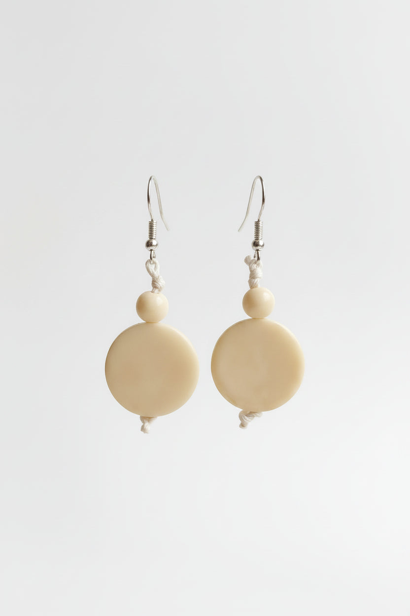 Pendientes redondos de tagua – Marfil vegetal artesanal