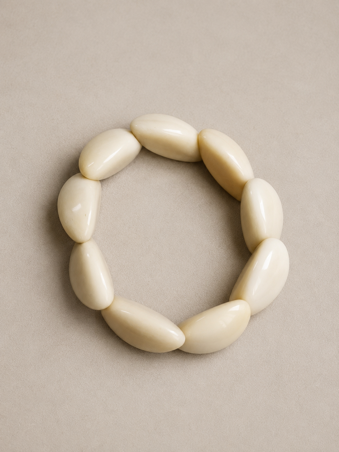 Pulsera de Tagua Artesanal – Diseño Ovalado